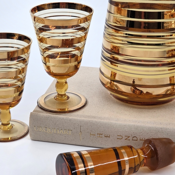 Elegant Amber and Gold Glass Decanter Set - Picture 7 of 10